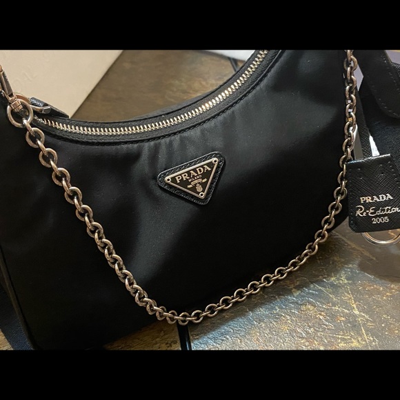 Prada Nylon re-edition bag ❤️❤️ (SOLD) ❤️❤️ - Picture 8 of 16